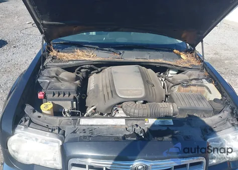 2006 Chrysler 300C z USA, uszkodzony, nr VIN 2C3KA63H46H523492